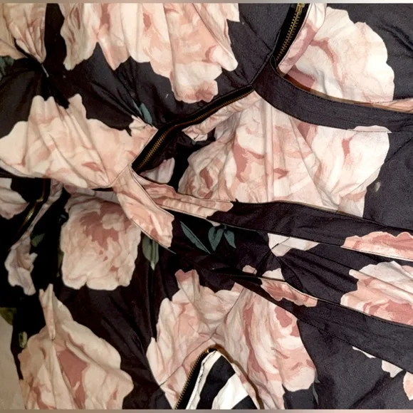 Pottery Barn Teen Emily Meritt Bed of Roses Black white stripe sleeping bag NEW - Picture 3 of 14